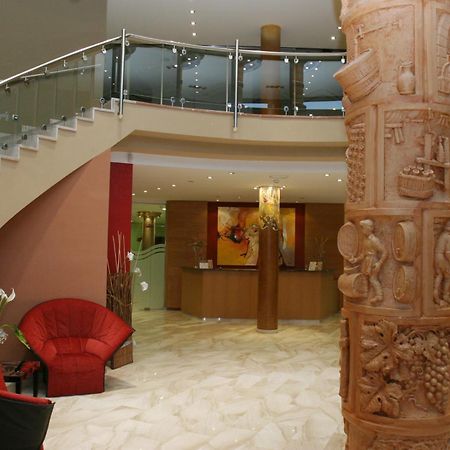 Hotel Fonda Neus Sant Sadurní dʼAnoia Buitenkant foto