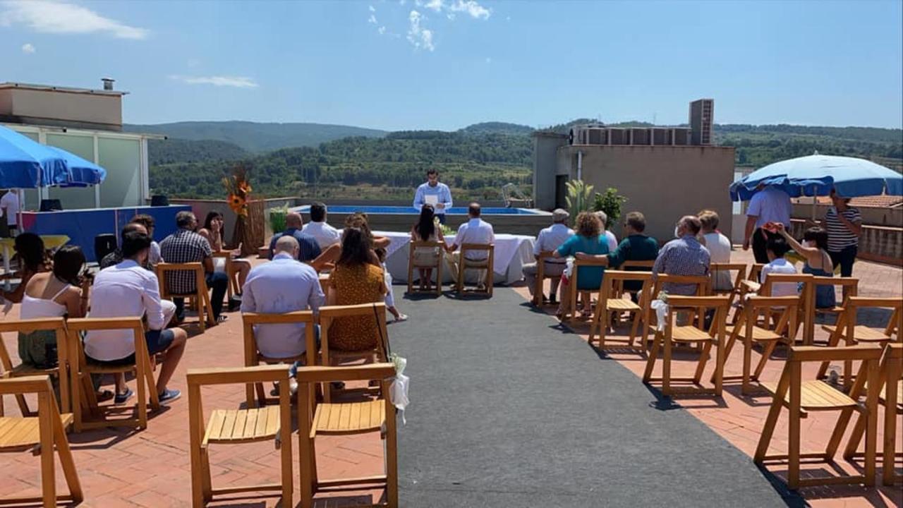 Hotel Fonda Neus Sant Sadurní dʼAnoia Buitenkant foto