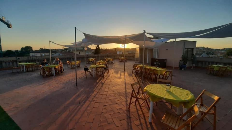 Hotel Fonda Neus Sant Sadurní dʼAnoia Buitenkant foto