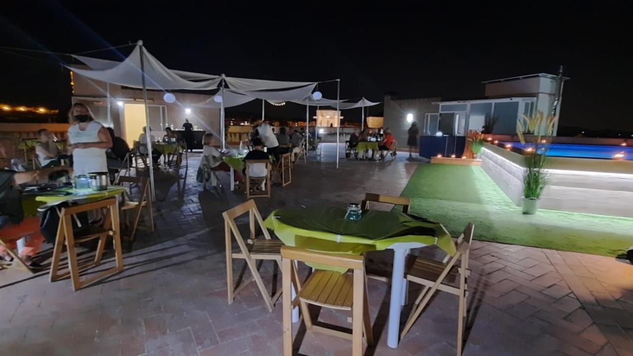 Hotel Fonda Neus Sant Sadurní dʼAnoia Buitenkant foto