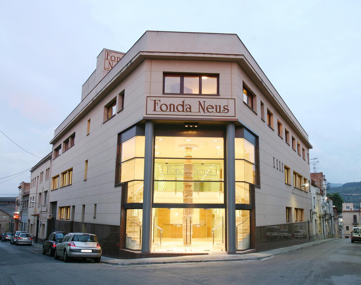 Hotel Fonda Neus Sant Sadurní dʼAnoia Buitenkant foto
