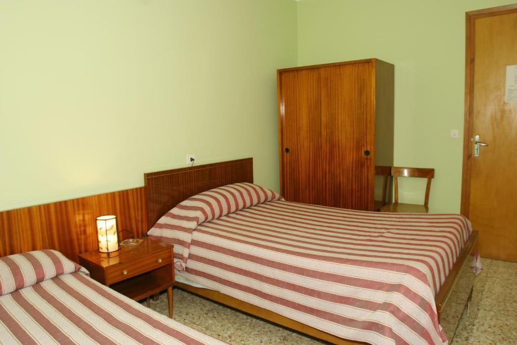 Hotel Fonda Neus Sant Sadurní dʼAnoia Buitenkant foto