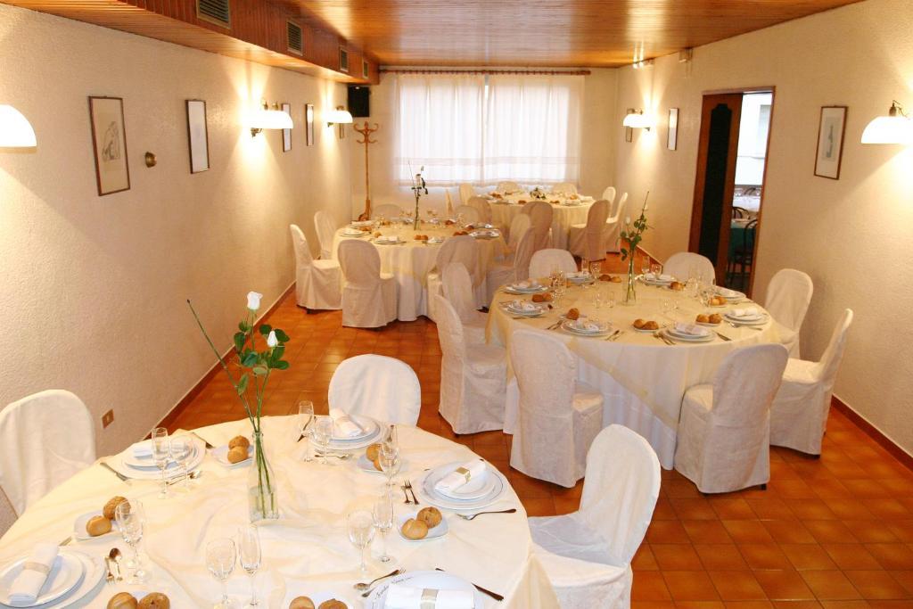 Hotel Fonda Neus Sant Sadurní dʼAnoia Buitenkant foto